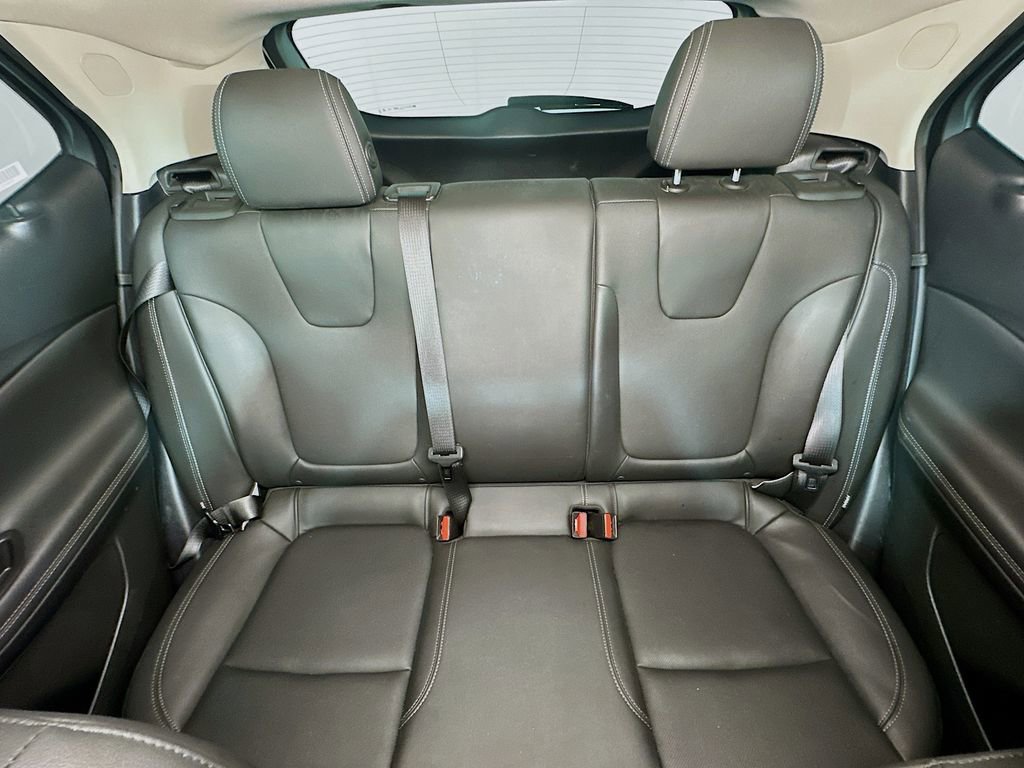 Used 2024 Buick Encore GX Sport Touring image 13