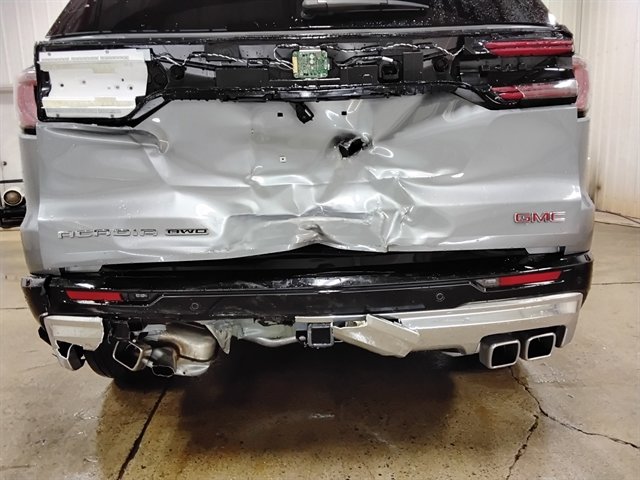 Used 2025 GMC Acadia Denali w/ Super Cruise Package image 18