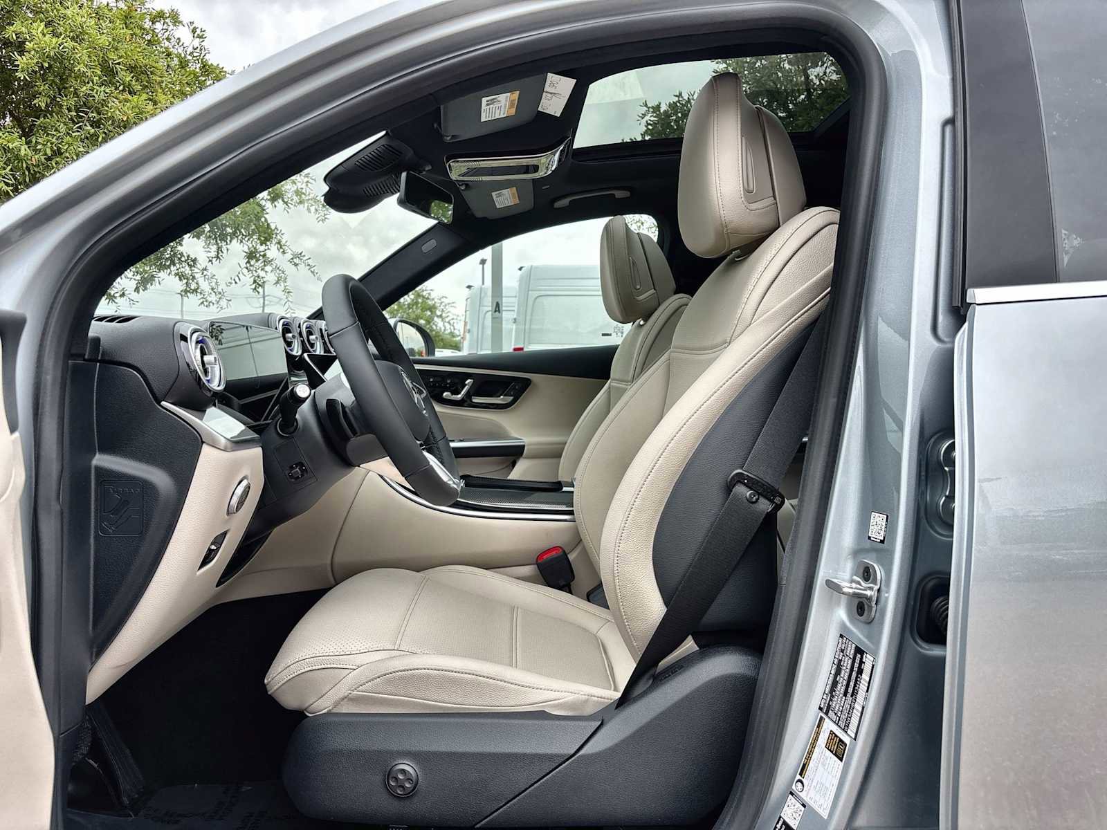 New 2026 Mercedes-Benz GLC 300 4MATIC image 3