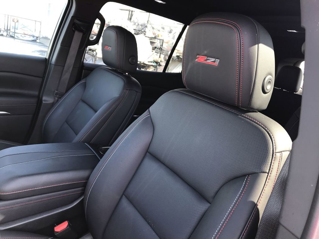 Used 2025 Chevrolet Traverse Z71 image 11