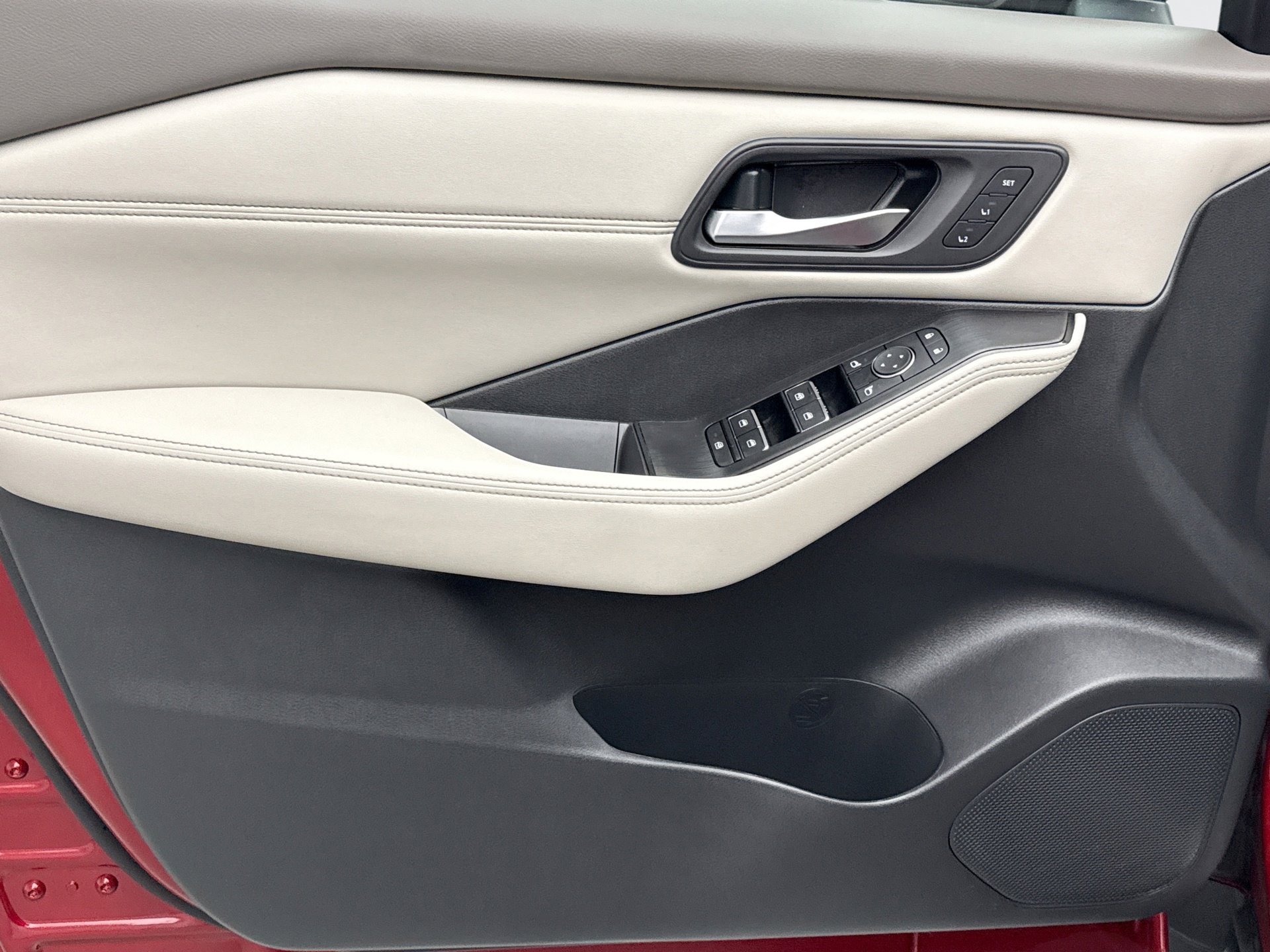 Used 2023 Nissan Rogue SL w/ SL Premium Package image 9