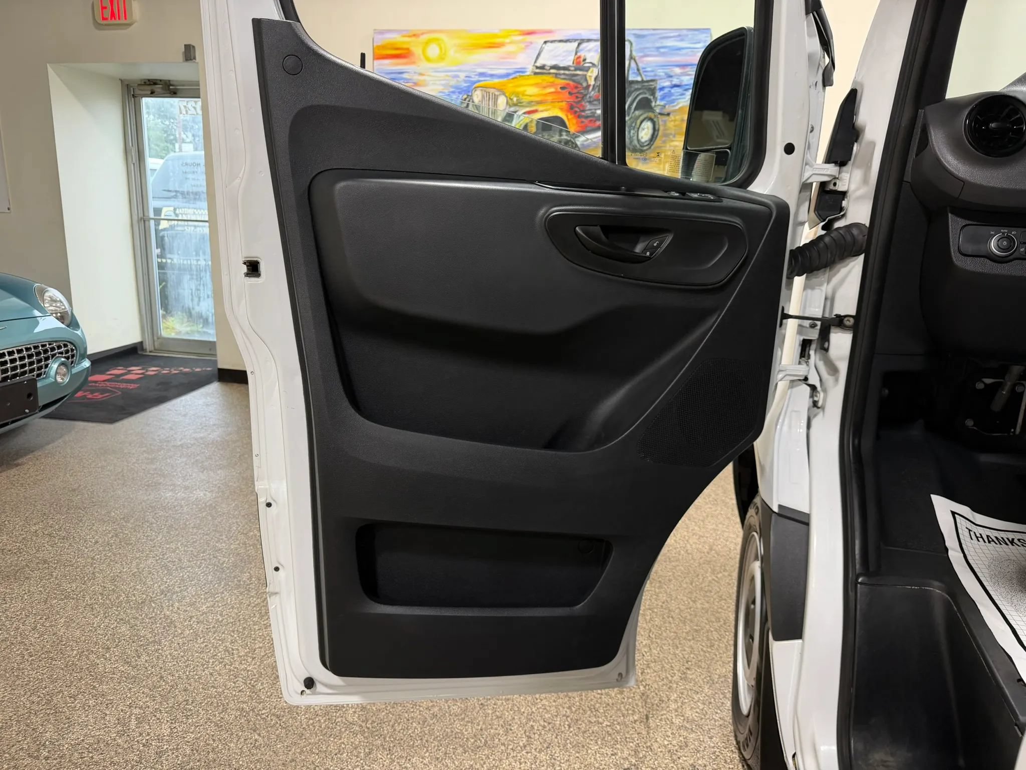 Used 2019 Freightliner Sprinter 144 RWD image 28