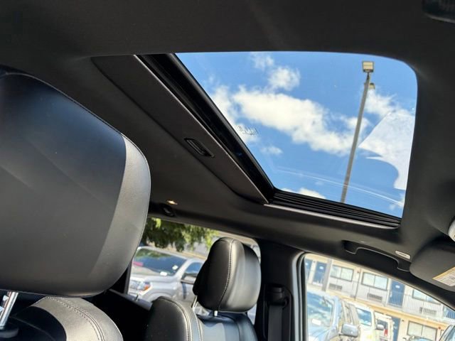 Used 2019 Jeep Grand Cherokee Altitude AWD/4WD image 28