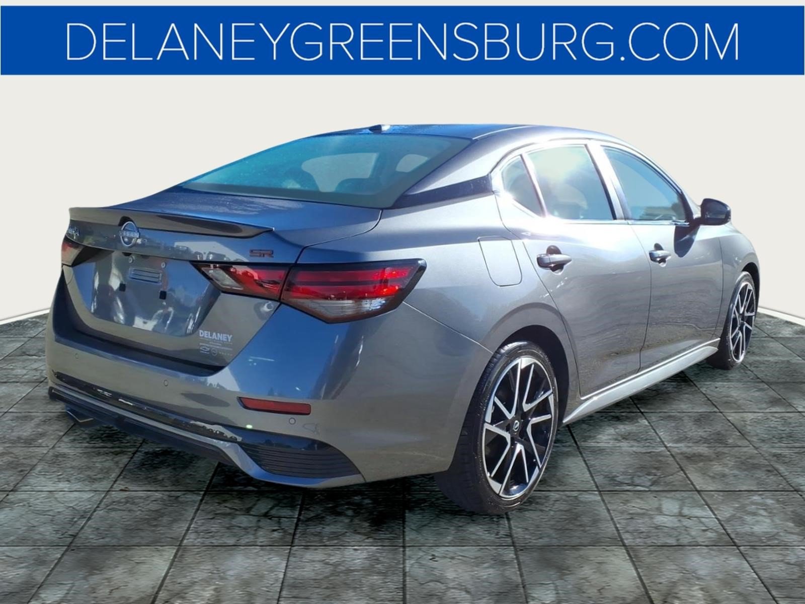 Used 2025 Nissan Sentra SR FWD image 3