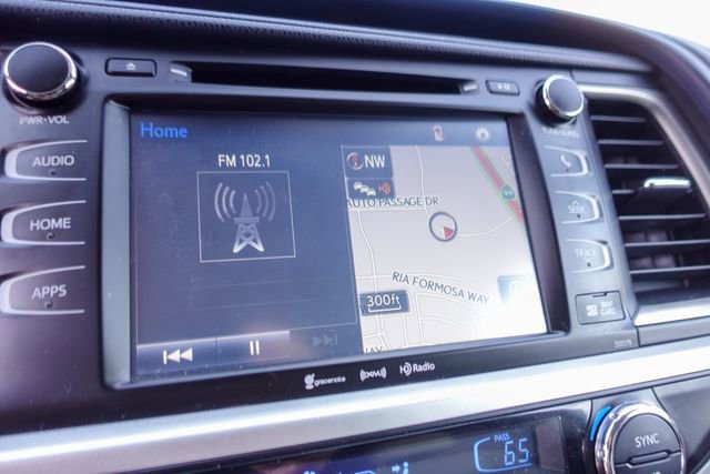 Used 2017 Toyota Highlander XLE image 17