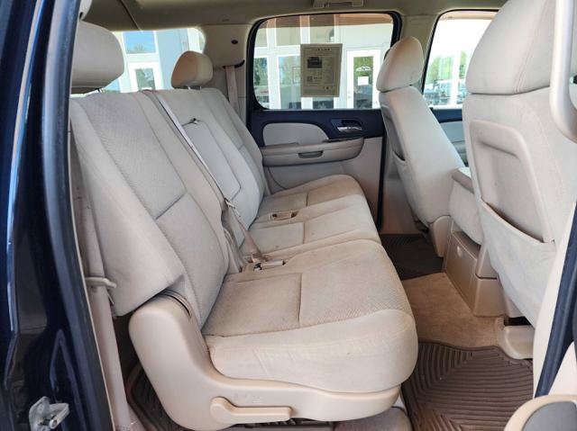 Used 2008 Chevrolet Suburban LS w/ Skid Plate Package AWD/4WD image 17