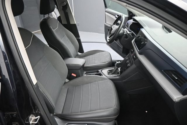 Used 2024 Volkswagen Taos SE FWD image 14