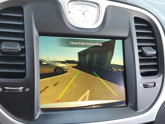 Used 2023 Chrysler 300 Touring w/ Sport Appearance Package RWD image 17