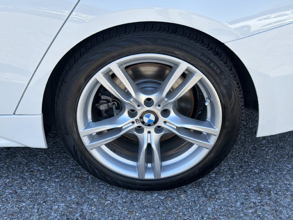Used 2018 BMW 330i Sedan RWD image 4
