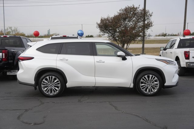 Used 2022 Toyota Highlander Platinum image 5
