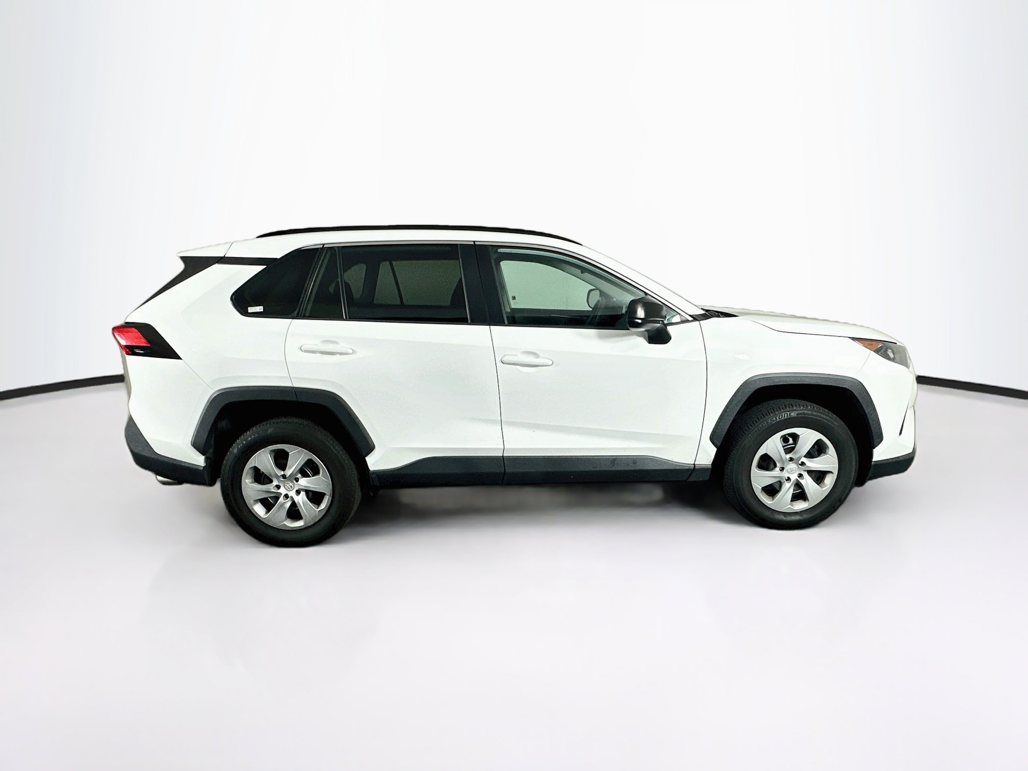 Used 2021 Toyota RAV4 LE FWD image 10