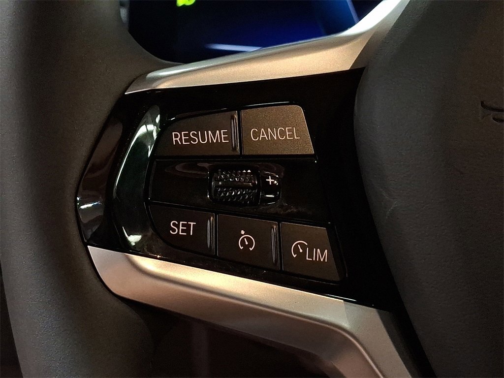 Used 2025 BMW i4 xDrive40i image 17