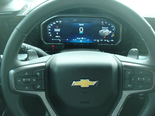 Certified 2026 Chevrolet Silverado 1500 High Country w/ Technology Package AWD/4WD image 17