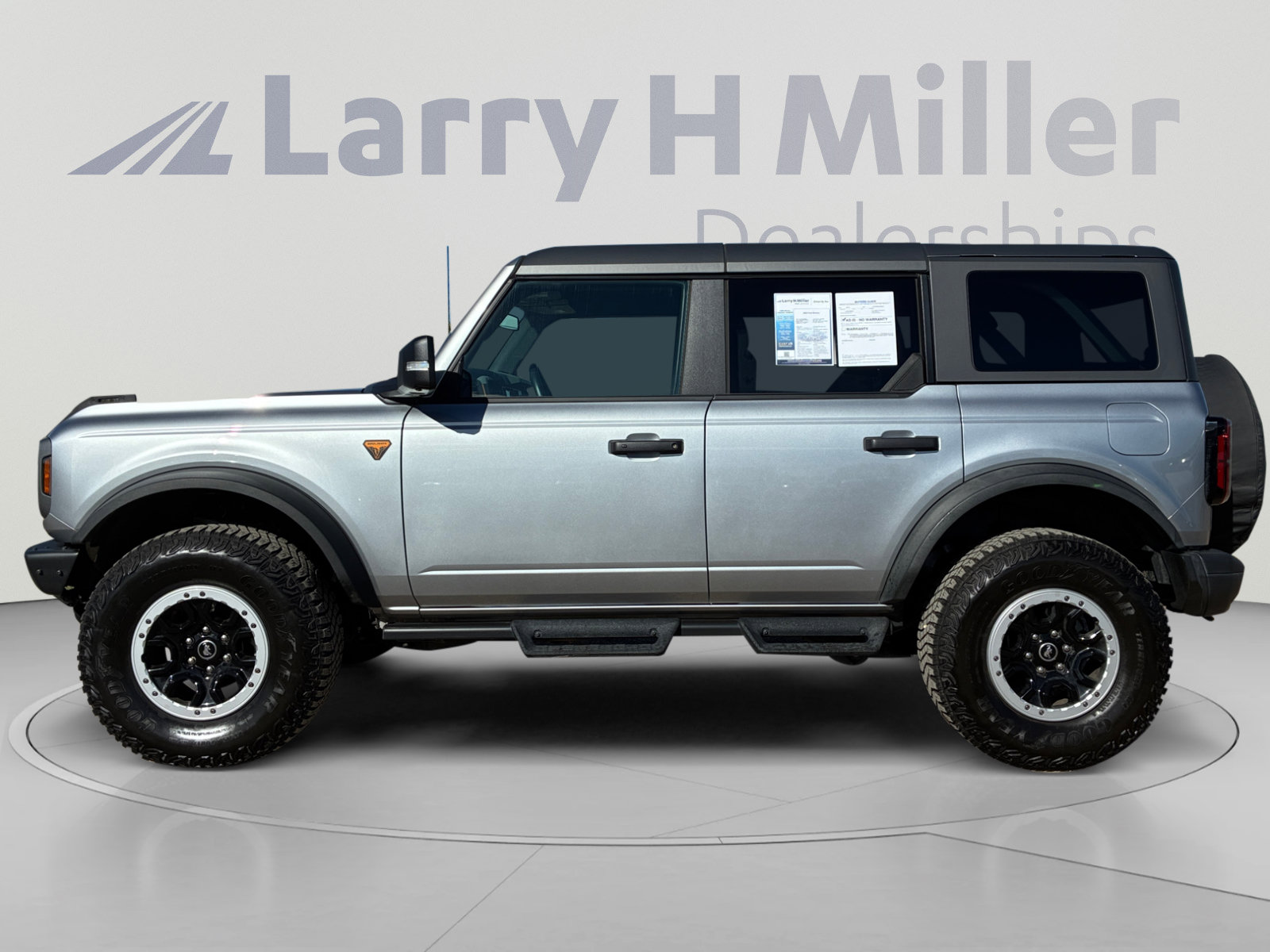 Used 2023 Ford Bronco Badlands AWD/4WD image 2