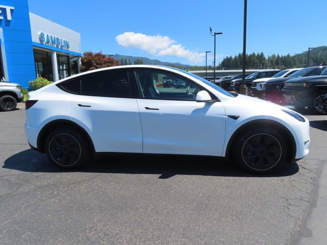 Used 2023 Tesla Model Y Long Range AWD/4WD image 9