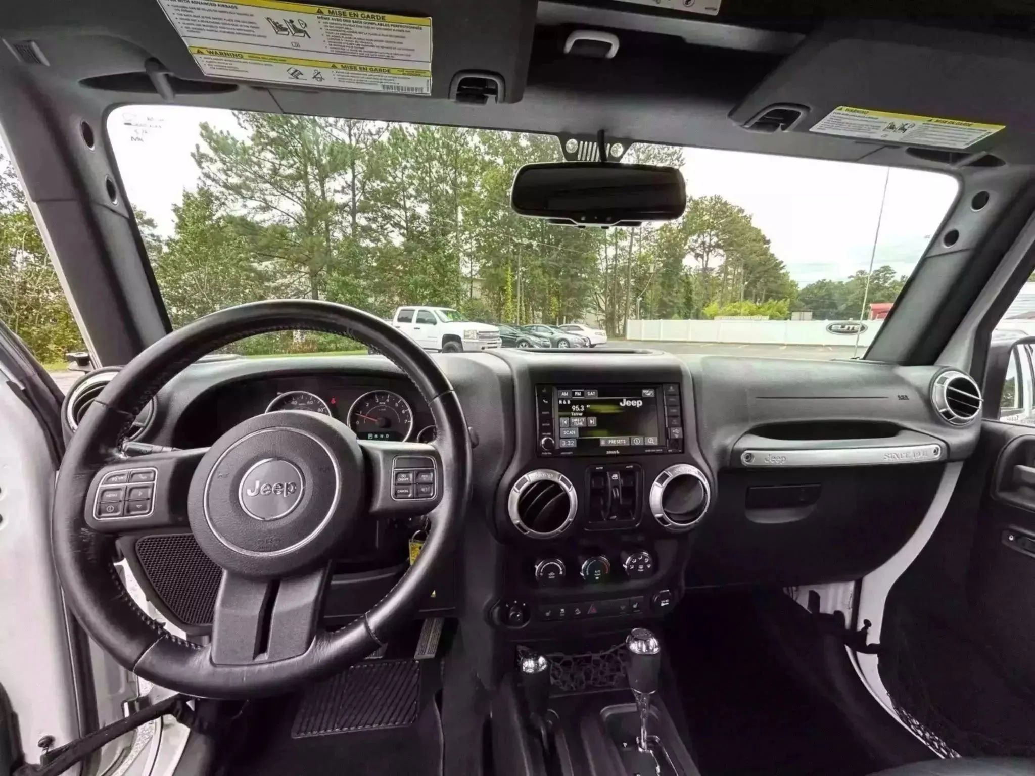 Used 2015 Jeep Wrangler Unlimited Sahara w/ Connectivity Group image 24