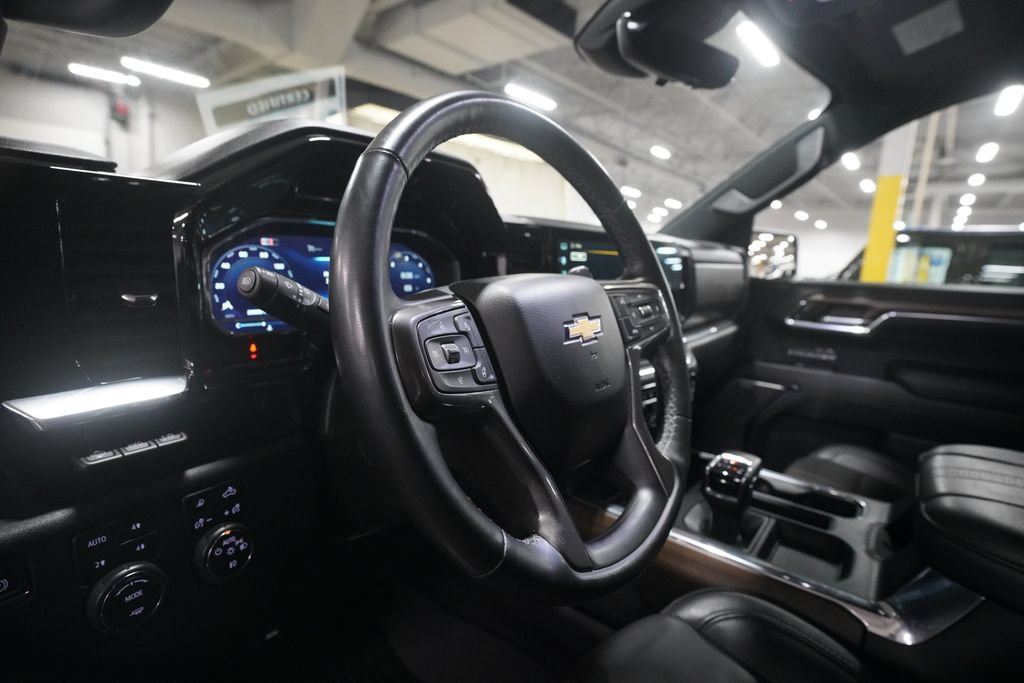 Used 2024 Chevrolet Silverado 1500 High Country w/ Technology Package AWD/4WD image 8