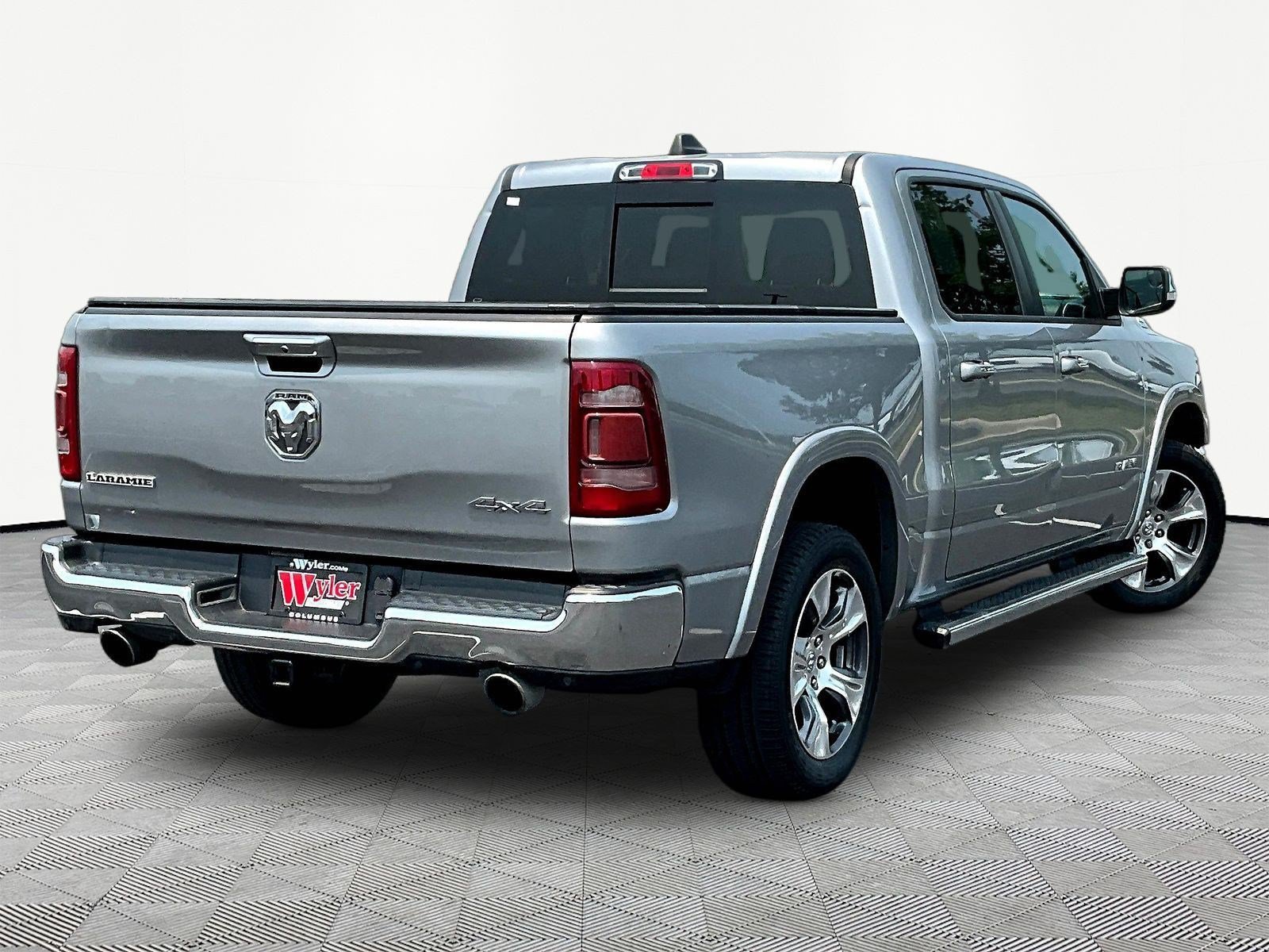 Used 2020 RAM 1500 Laramie AWD/4WD image 6