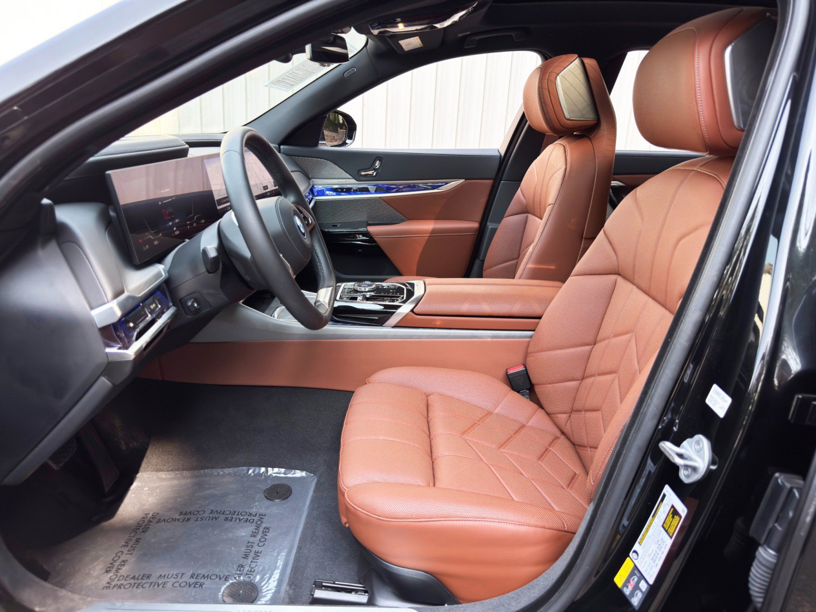 Used 2025 BMW i7 xDrive60 w/ Executive Package AWD/4WD image 17