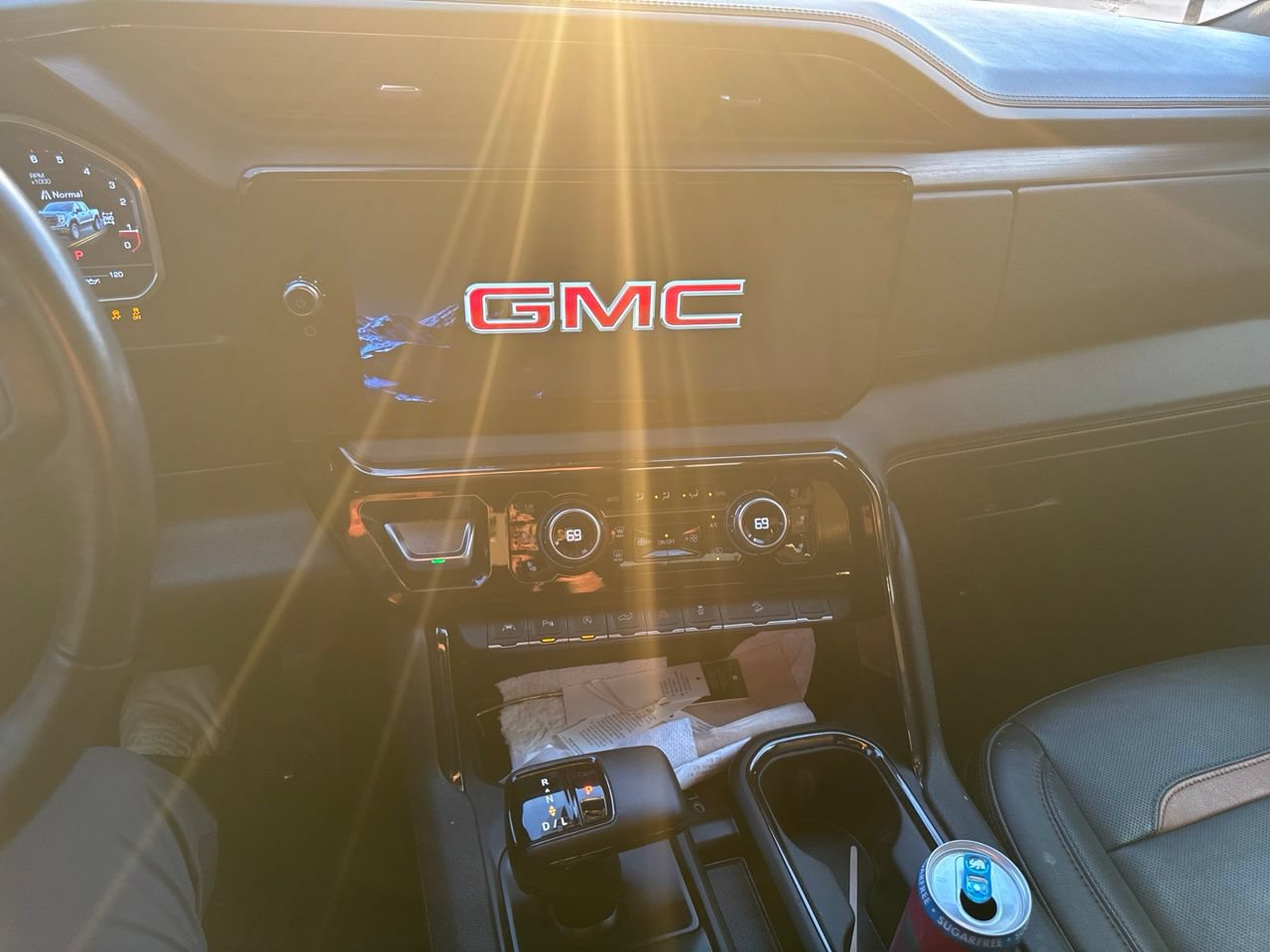Used 2023 GMC Sierra 1500 AT4 w/ AT4 Premium Package AWD/4WD image 9