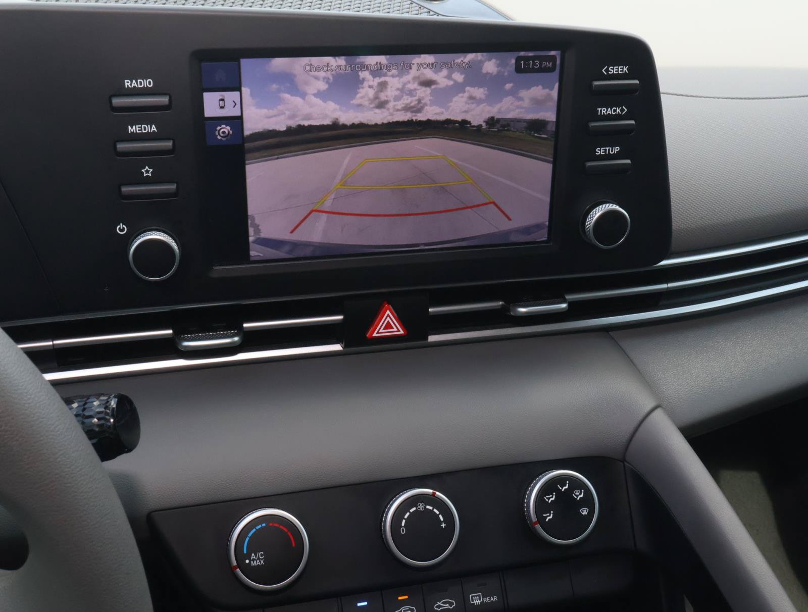 Used 2024 Hyundai Elantra SE FWD image 23
