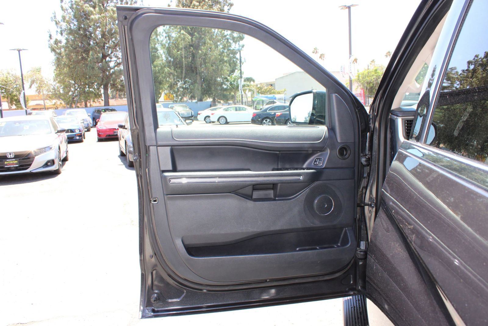 Used 2024 Ford Expedition Max XLT RWD image 6