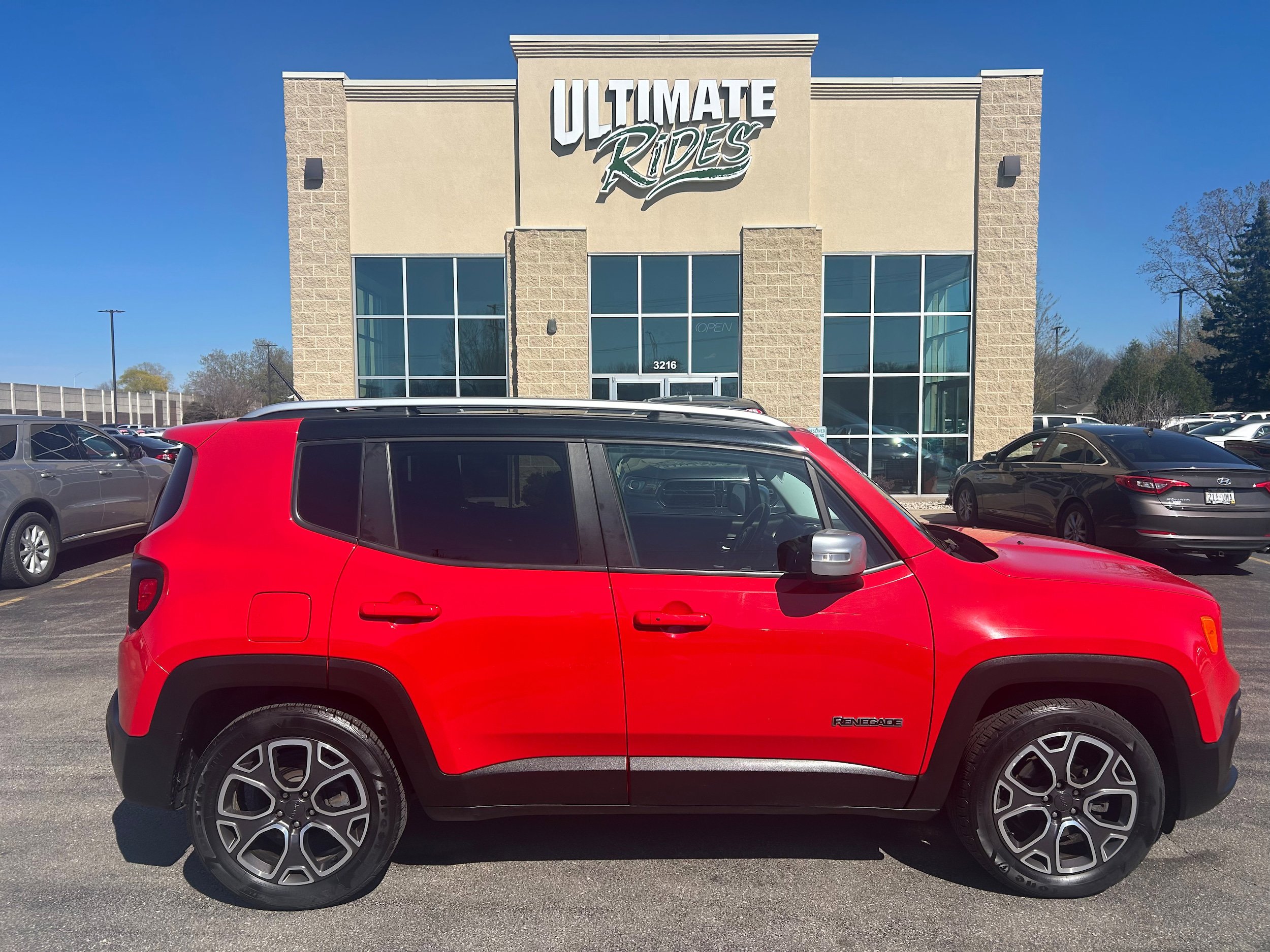 Used 2016 Jeep Renegade Limited FWD image 1