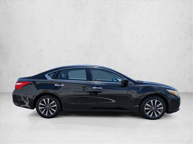 Used 2017 Nissan Altima 2.5 SV FWD image 4
