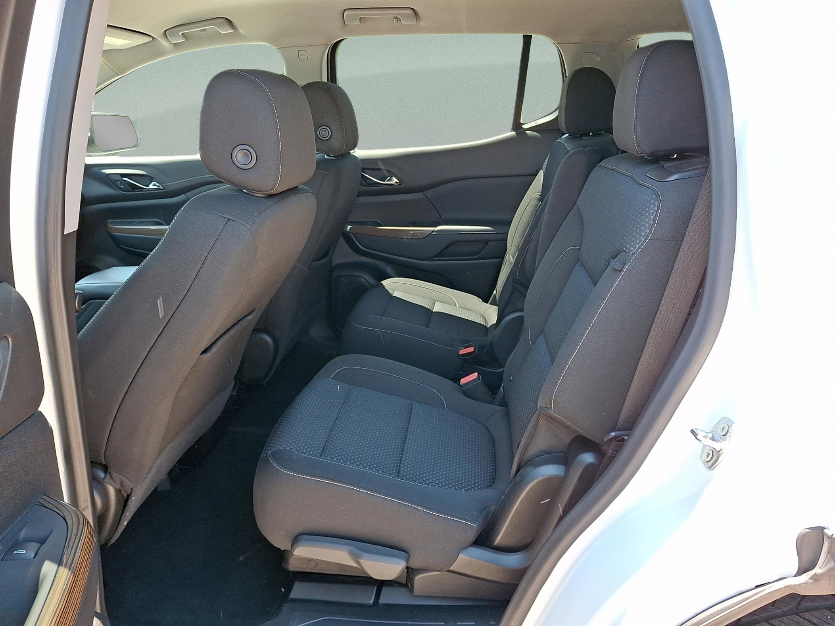 Used 2023 GMC Acadia SLE FWD image 8