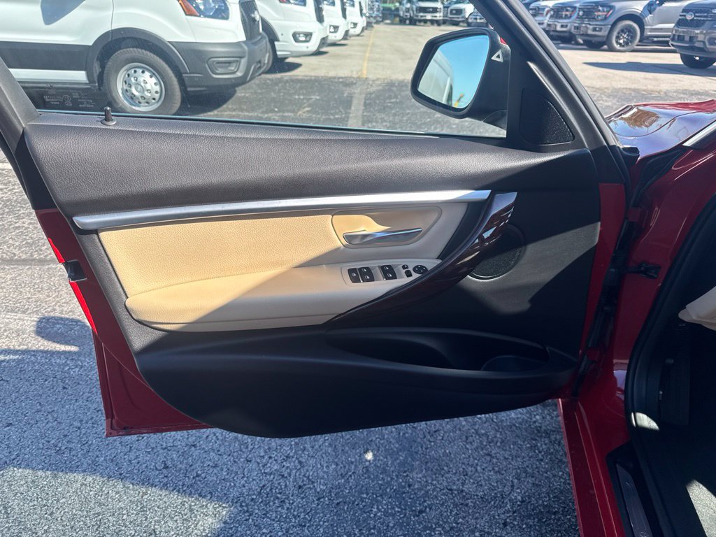 Used 2018 BMW 330i xDrive Sedan AWD/4WD image 10