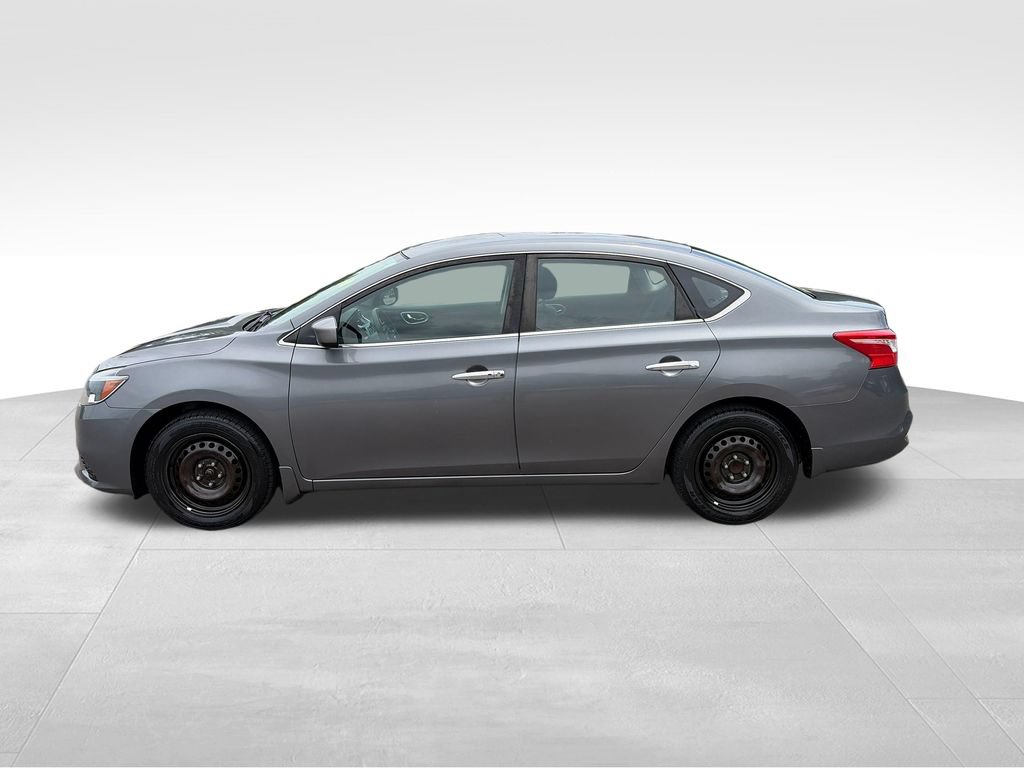 Used 2016 Nissan Sentra SV FWD image 2