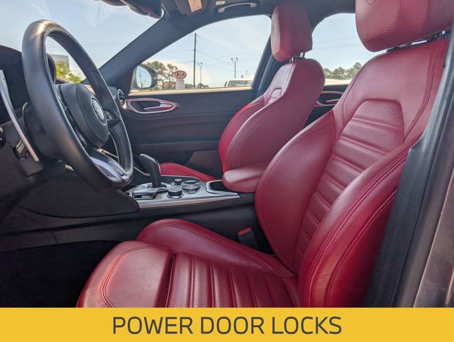 Used 2024 Alfa Romeo Giulia Veloce AWD/4WD image 14