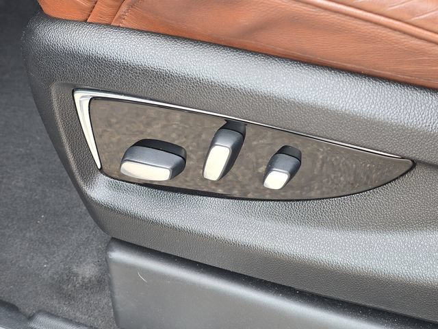 Used 2019 Cadillac Escalade Premium Luxury AWD/4WD image 10