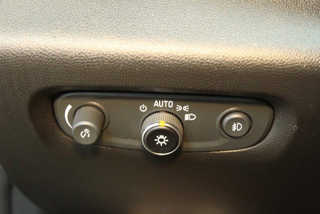 Used 2020 Chevrolet Traverse RS image 22