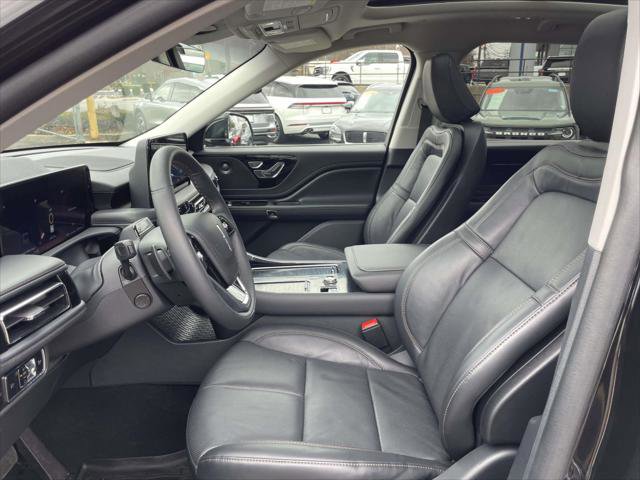 Used 2025 Lincoln Aviator Reserve w/ Illumination Package image 14