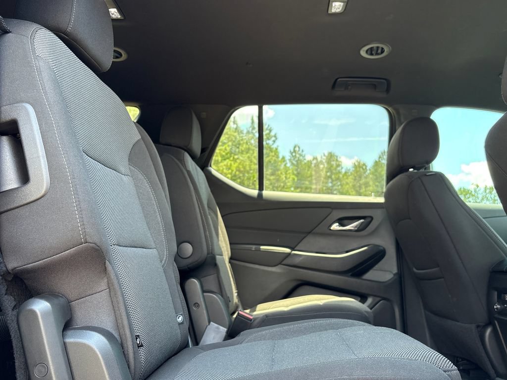 Used 2022 Chevrolet Traverse LT FWD image 33