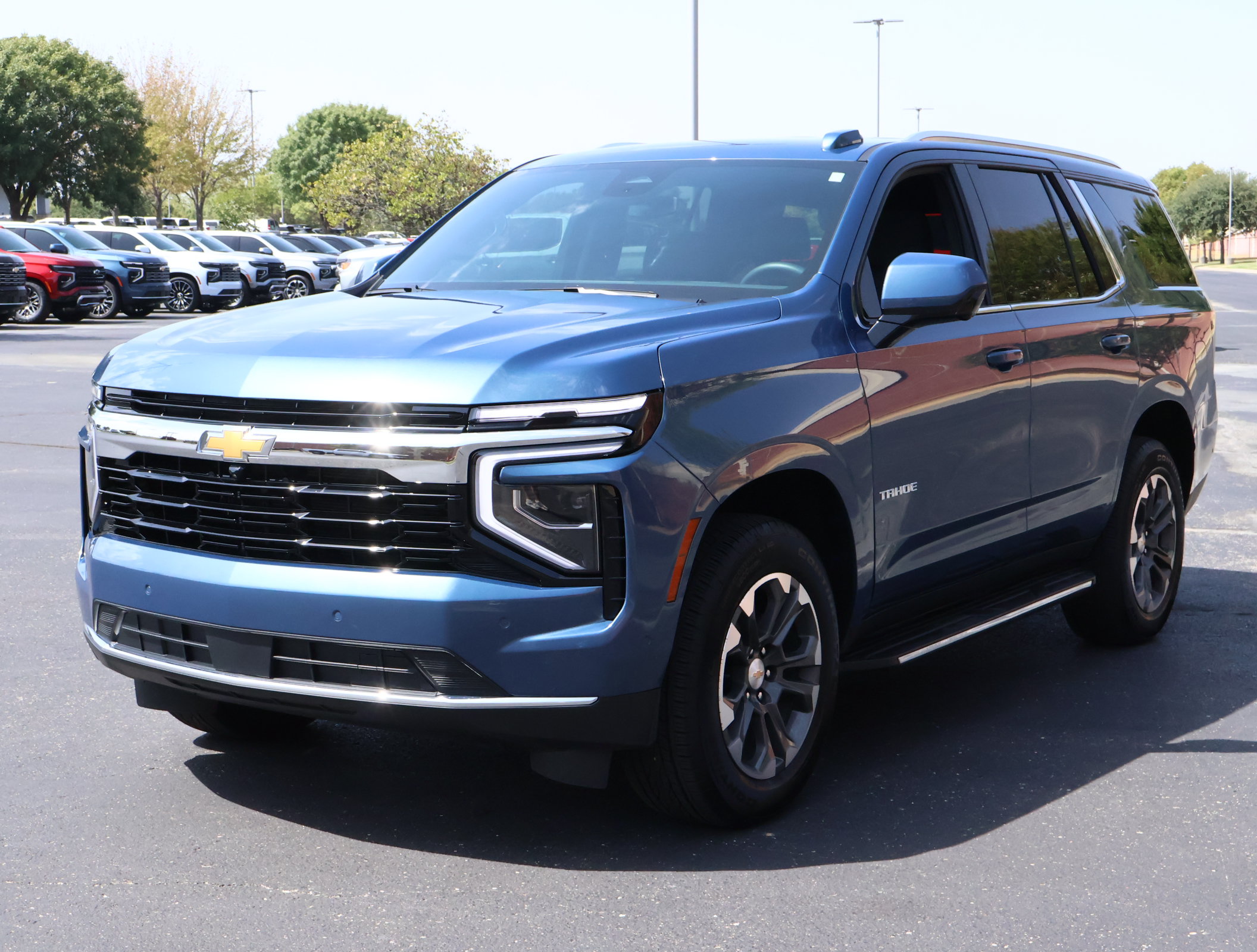 Used 2026 Chevrolet Tahoe LS AWD/4WD image 29