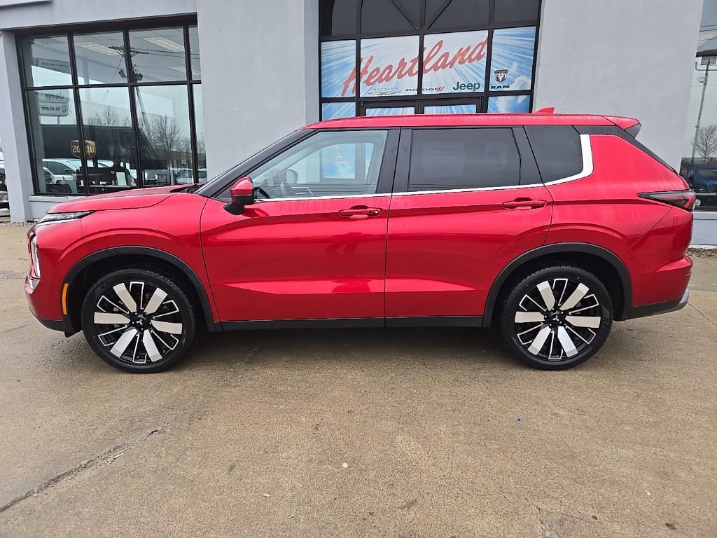 Used 2025 Mitsubishi Outlander SE image 5