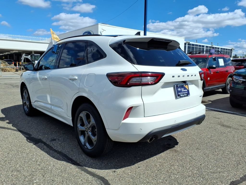 Certified 2024 Ford Escape ST-Line w/ Tech Pack #1 AWD/4WD image 9