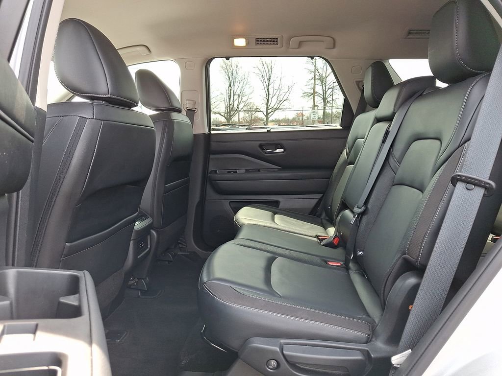 Certified 2023 Nissan Pathfinder SL AWD/4WD image 11