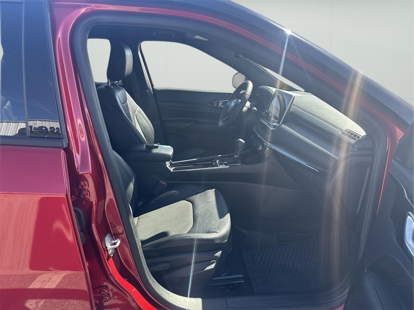 Used 2025 Jeep Compass Trailhawk image 42