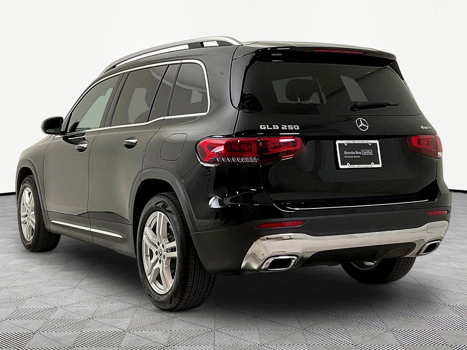 Certified 2023 Mercedes-Benz GLB 250 4MATIC image 4