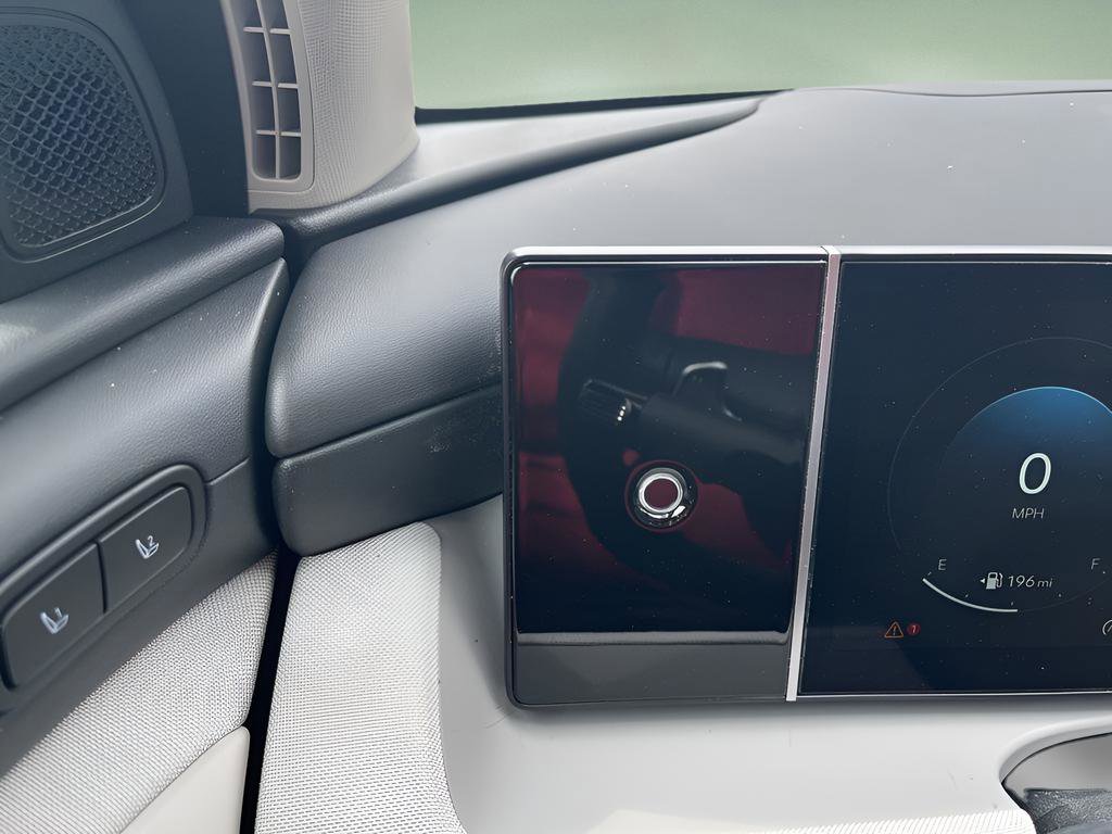 Used 2025 Hyundai Tucson Limited image 28