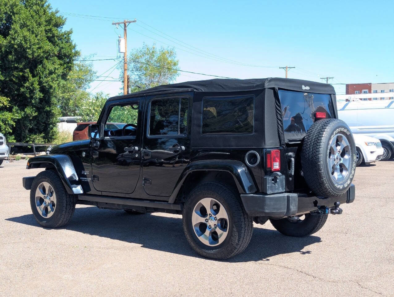 Used 2016 Jeep Wrangler Unlimited Sahara w/ Connectivity Group image 5