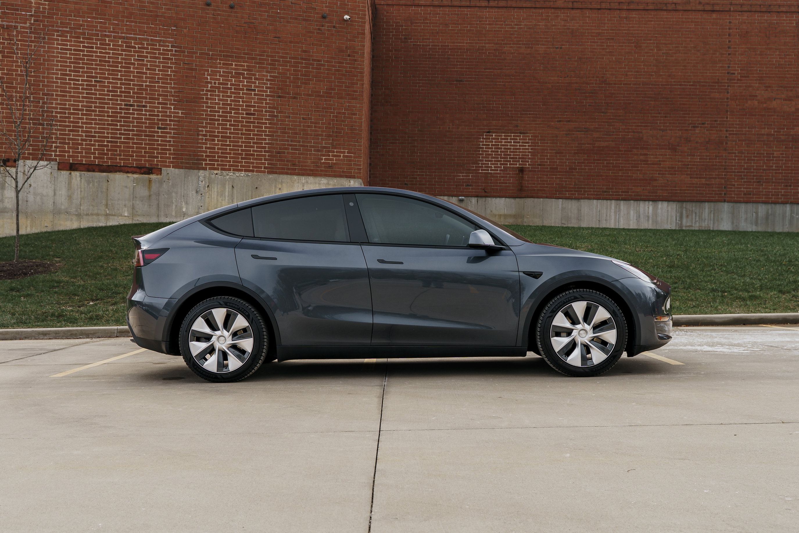 Used 2022 Tesla Model Y Long Range image 3