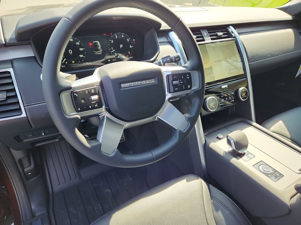 New 2026 Land Rover Discovery Limited Edition AWD/4WD image 15