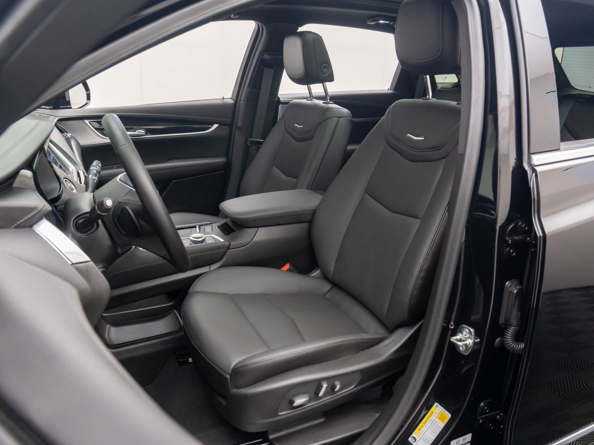 New 2025 Cadillac XT5 Premium Luxury image 15