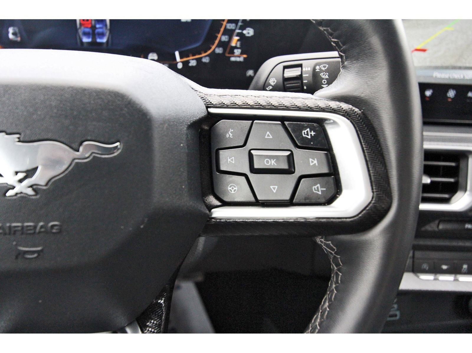 Used 2025 Ford Mustang Premium image 22