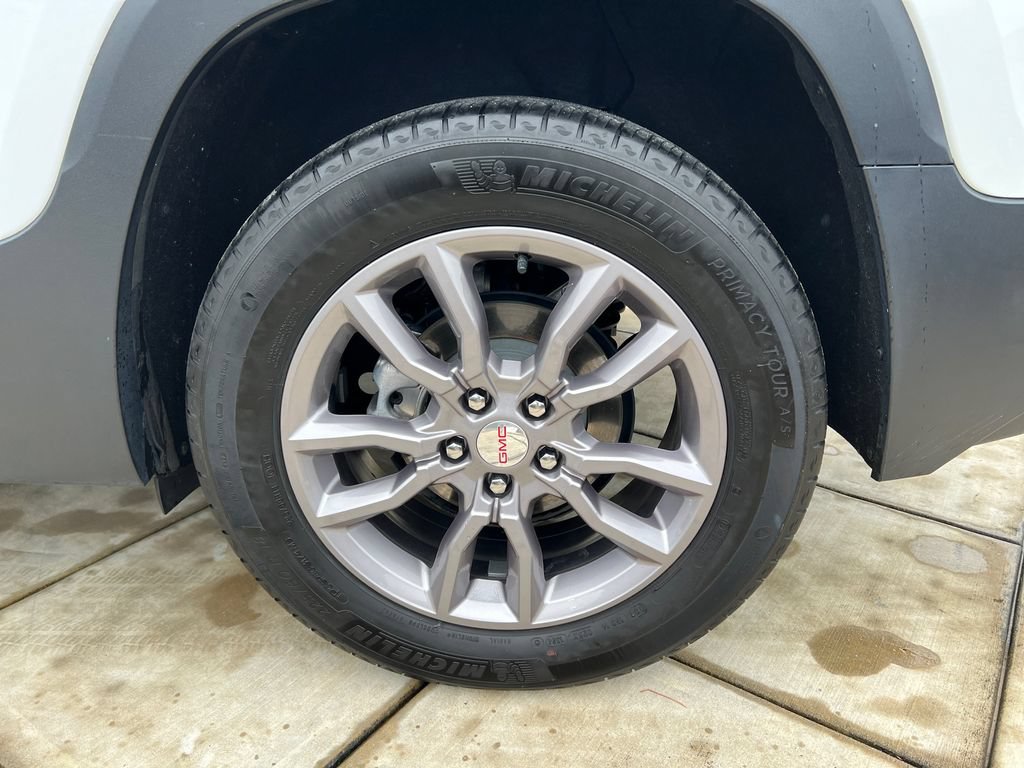 Used 2024 GMC Terrain SLT AWD/4WD image 14