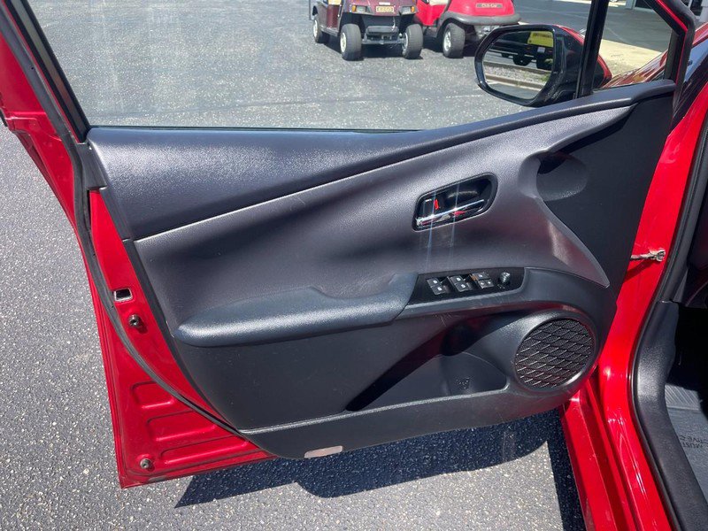 Used 2018 Toyota Prius Prime Advanced w/ Carpet Mat Package FWD image 14